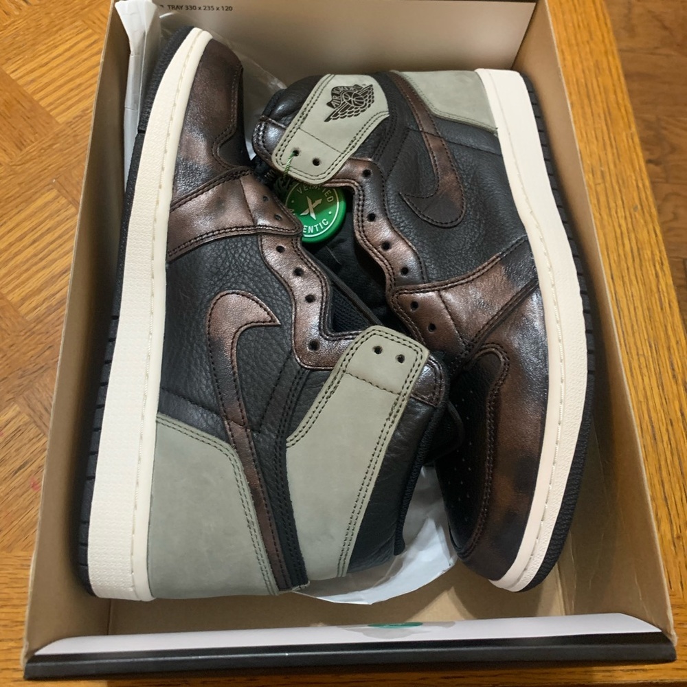 Jordan 1 Retro Patina, Mens size 11 (New) with tags
